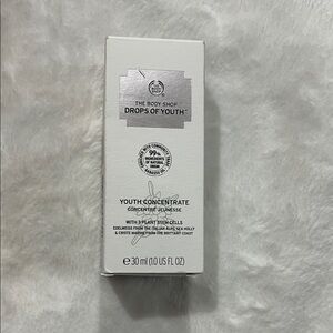 The Body Shop Youth Concentrate - White and Silver